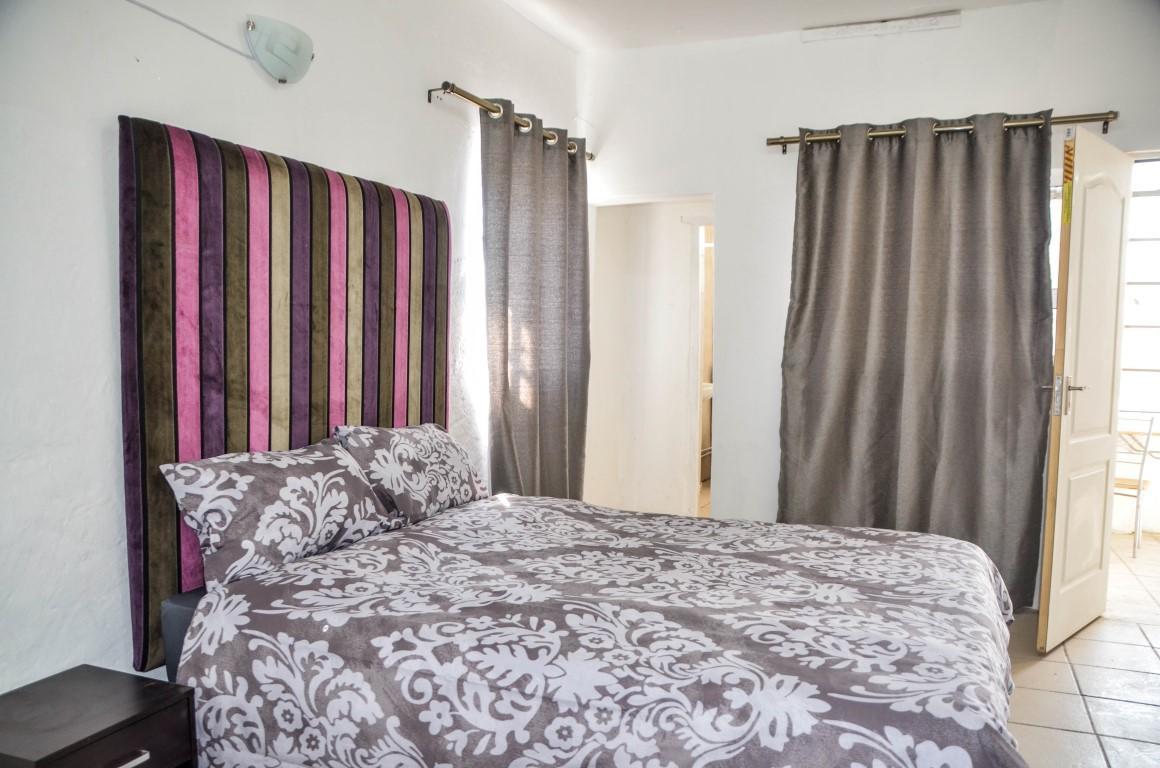 Sani Bonani Guest House Клерксдорп Экстерьер фото