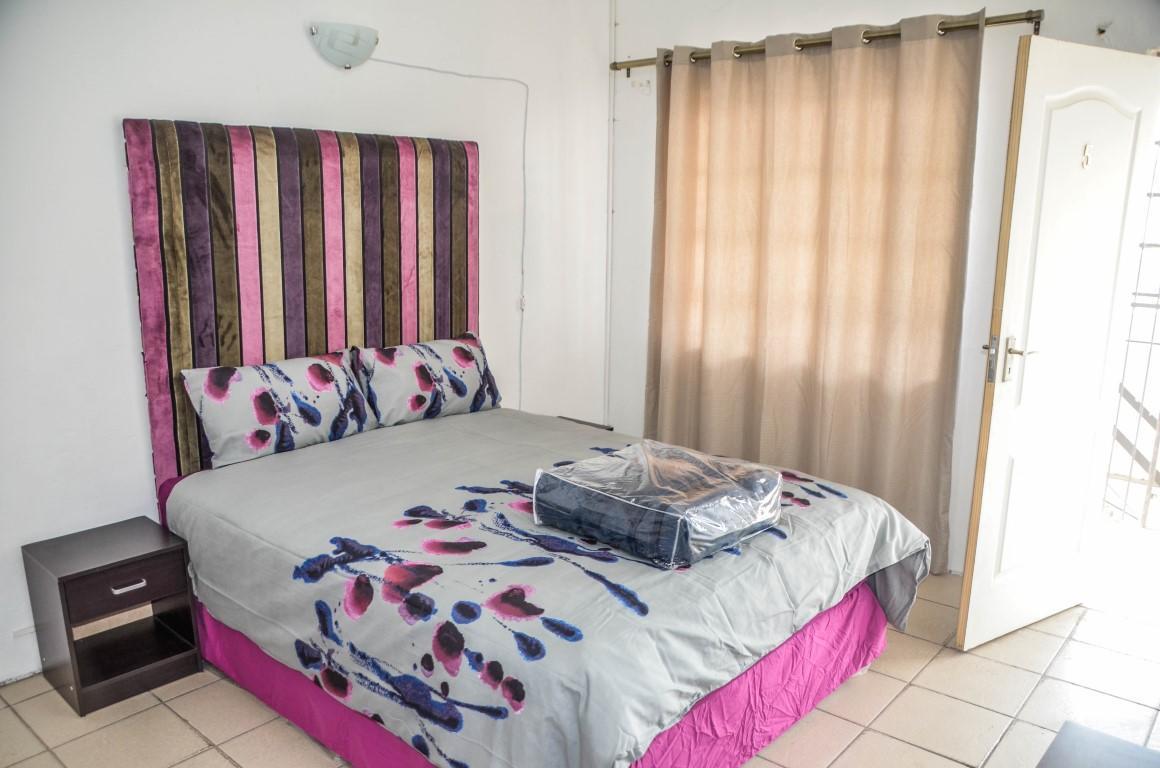 Sani Bonani Guest House Клерксдорп Экстерьер фото